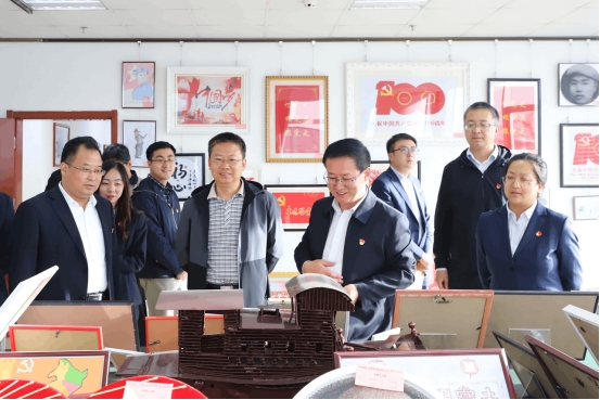 省農(nóng)村信用聯(lián)社與省物產(chǎn)集團(tuán)聯(lián)合開(kāi)展&ldquo;傳承紅色文化  堅(jiān)定理想信念&rdquo;主題黨日活動(dòng)