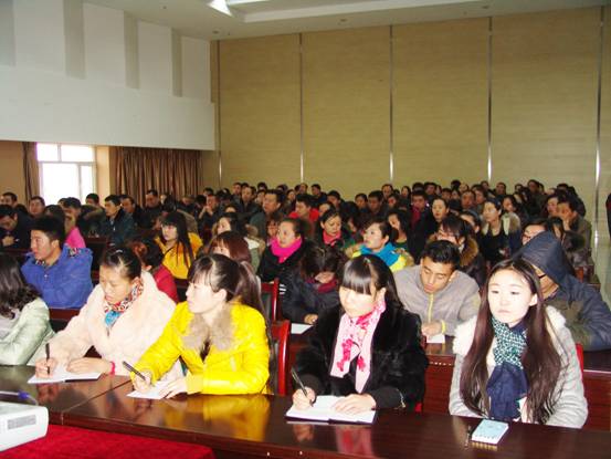 內(nèi)強(qiáng)個(gè)人素質(zhì)，外塑企業(yè)形象