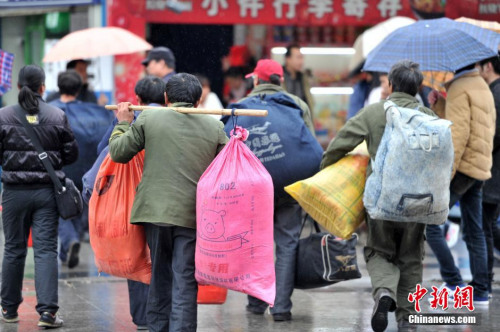 聚焦春節(jié)&ldquo;恐歸族&rdquo;：近鄉(xiāng)情怯，恐懼何來？(圖)